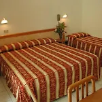 Roma 4*