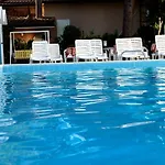 Отель Roma Червия
